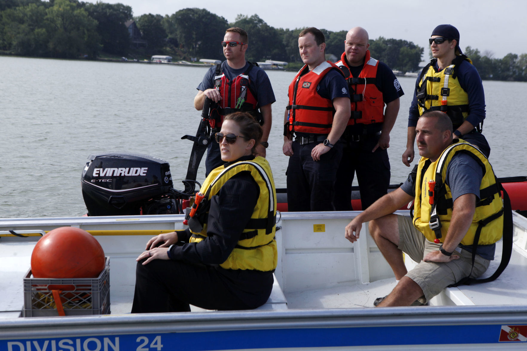 Dive crews train on Cedar Lake